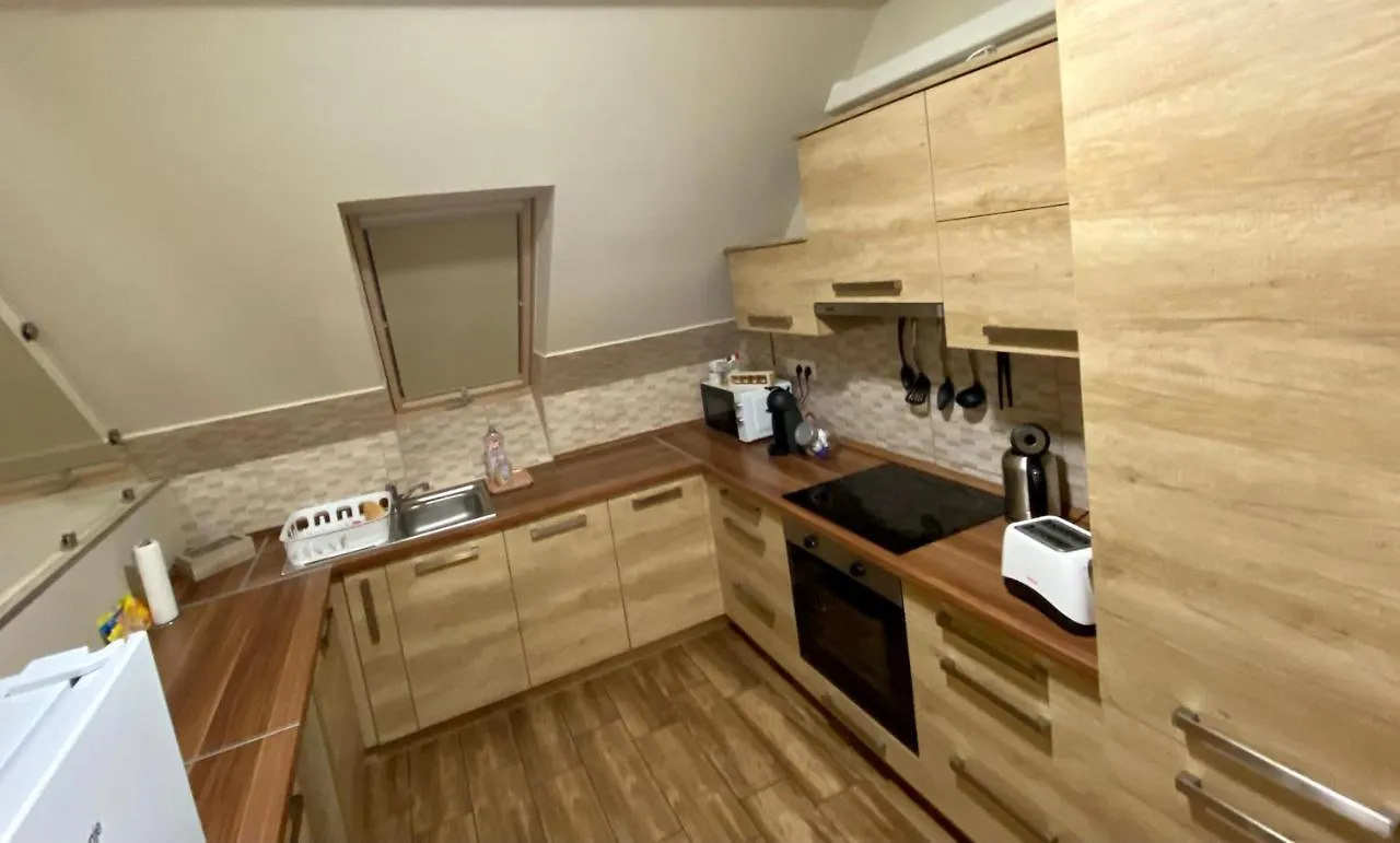 アパート Barand Apartman エゲル